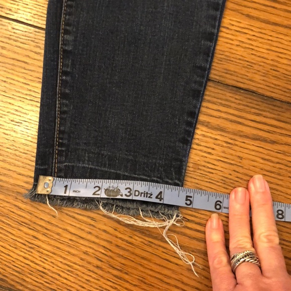 1822 Frayed Straight Leg Stretch Size 6 Jeans 5 pocket Casual Date Night Game - Picture 15 of 16